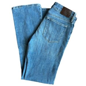 Lucky Brand Lolita Boot-cut Jeans. Size 27